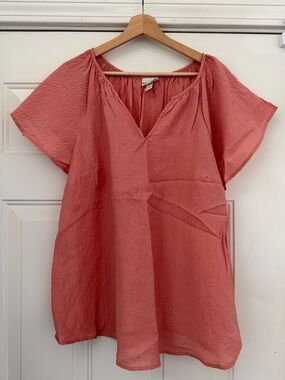 Ava & Viv Coral V-Neck Flutter Sleeve Blouse